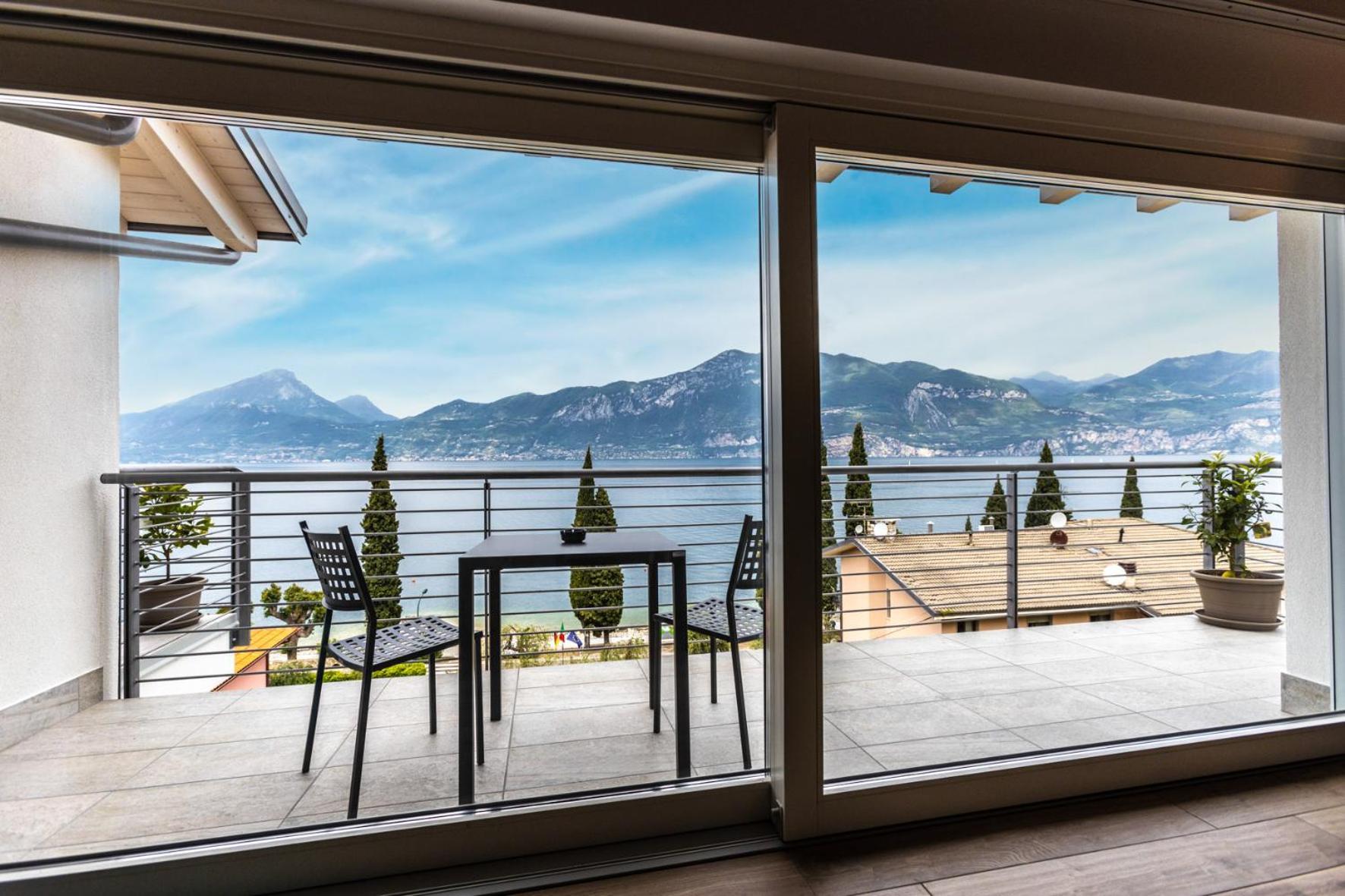 Residence Solei Classic & Plus Brenzone sul Garda Exteriör bild